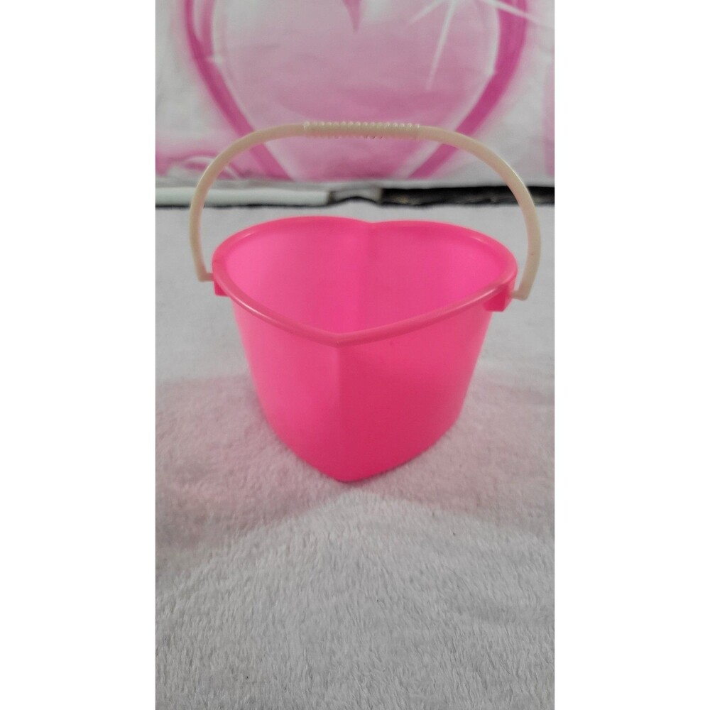 ​Birthday Express Pink Heart Shaped Plastic Bucket Pail Party Favor Basket Vtg